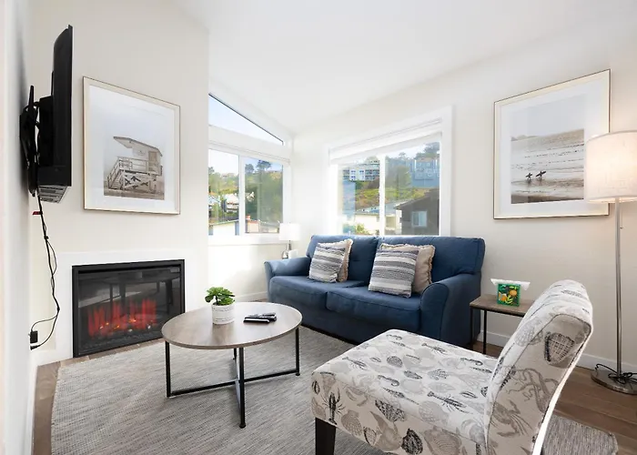 Bright Pacifica Townhouse